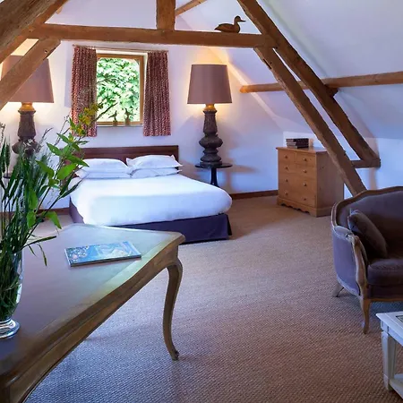 Logis La Ferme Du Hotel Wierre-Effroy