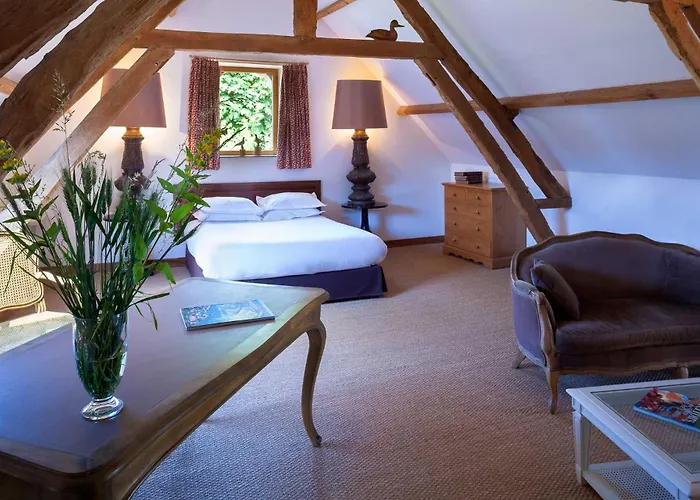 Logis La Ferme Du Hotel Wierre-Effroy