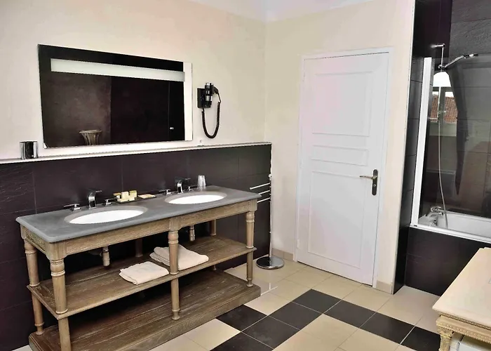 Logis La Ferme Du Hotel Wierre-Effroy